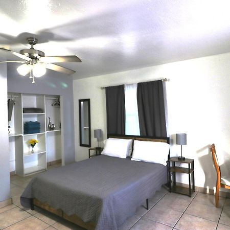 Hallandale Beach Motel With Free Parking And Full Kitchen ! No Extra Fees! Accepting Cash! Εξωτερικό φωτογραφία