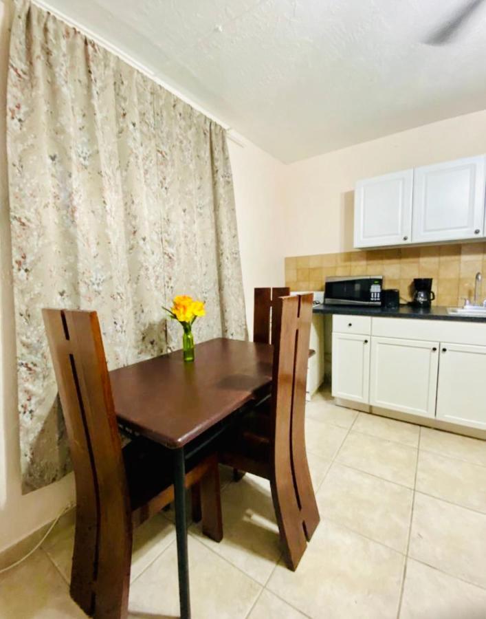 Hallandale Beach Motel With Free Parking And Full Kitchen ! No Extra Fees! Accepting Cash! Εξωτερικό φωτογραφία